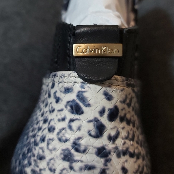 Heels - Picture 2 of 3